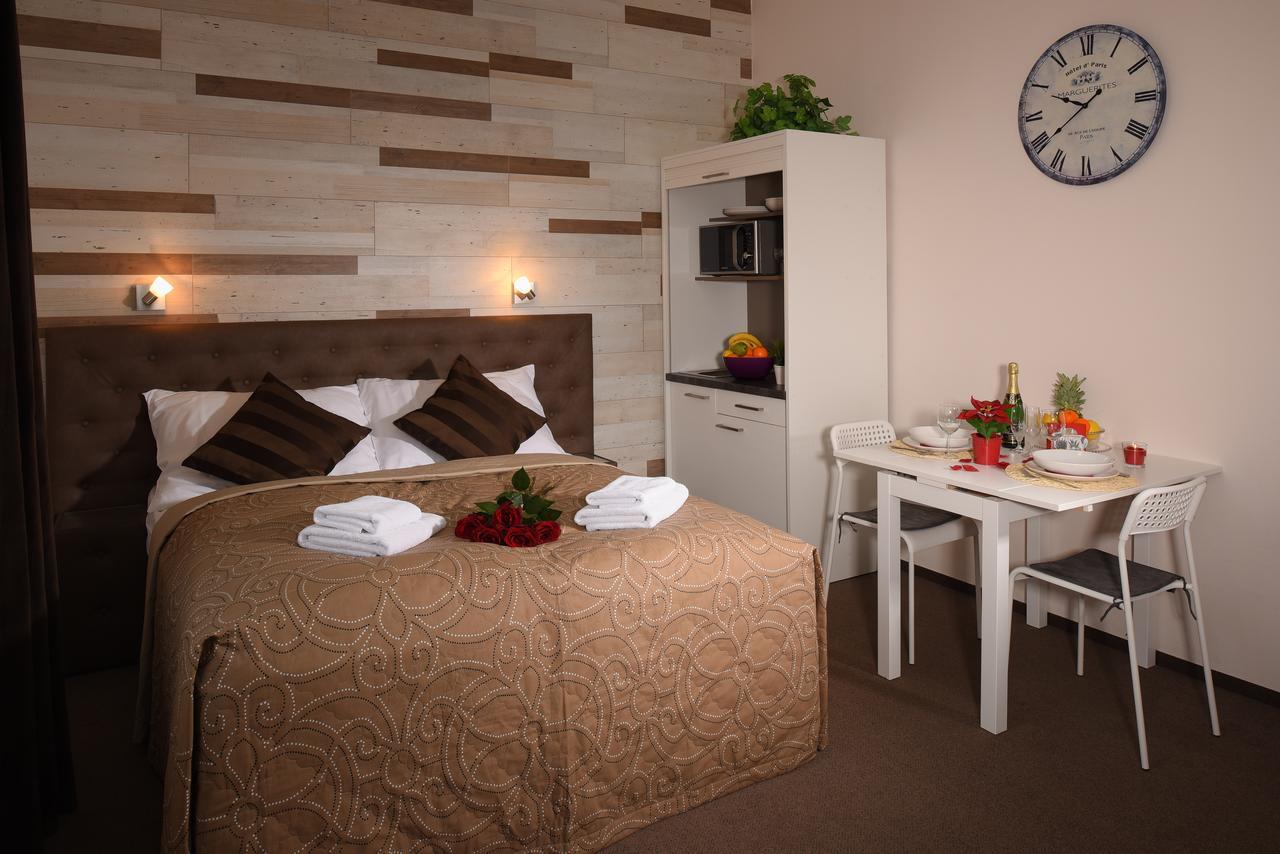 Apartment Pink House Prag
